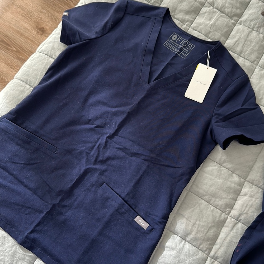 NWT FIGS XXS Casma scrub top